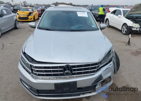 2017 Volkswagen Passat 1.8T Se z USA, uszkodzony, nr VIN 1VWGT7A37HC003928